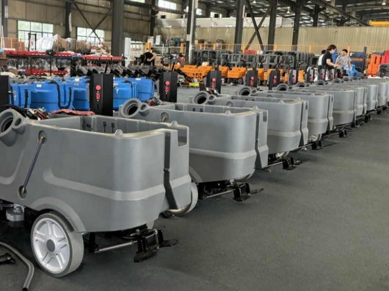 ride on floor scrubber machine